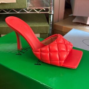 Bottega Veneta Lido Mule red pink